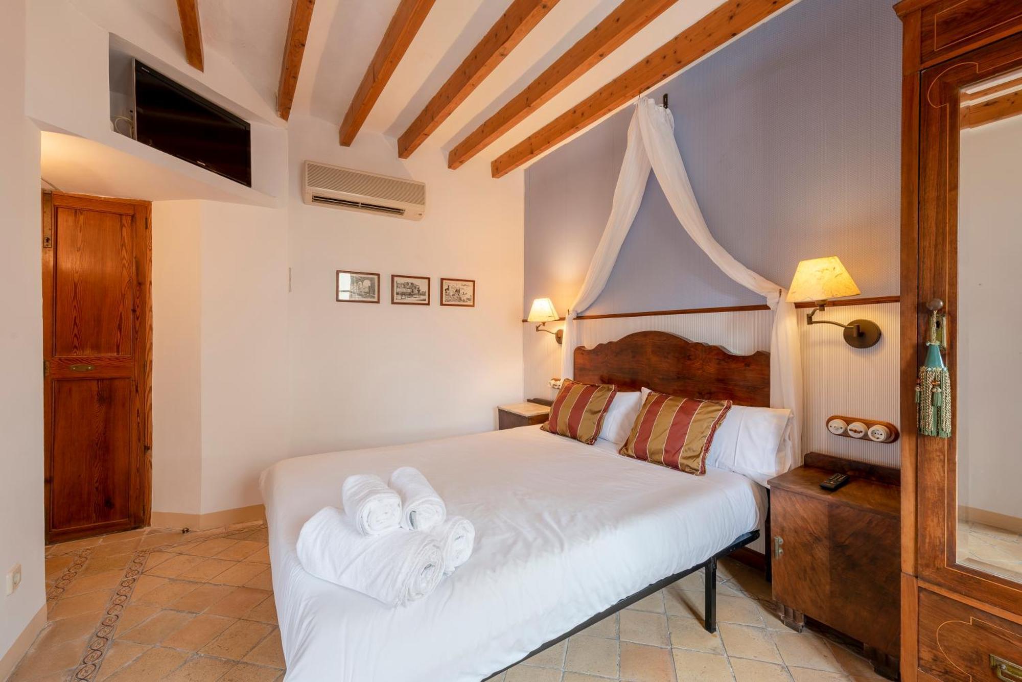 Hotel D'Interior Ca Mado Paula Banyalbufar Oda fotoğraf
